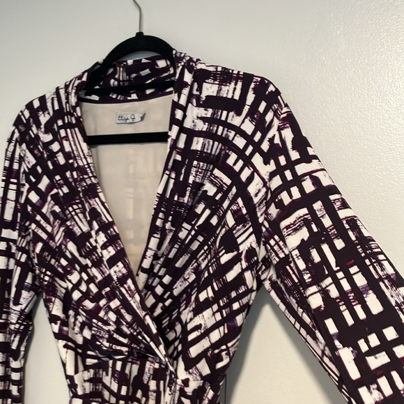 Eliza J Wrap Dress Size 10 Purple Geometric Pattern 3/4 Sleeve Stretchy - Picture 5 of 12